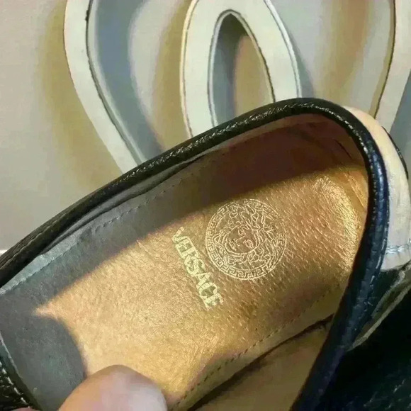 VERSACE Women’s Leather Mocassin Size 38/7.5 - Picture 9 of 9